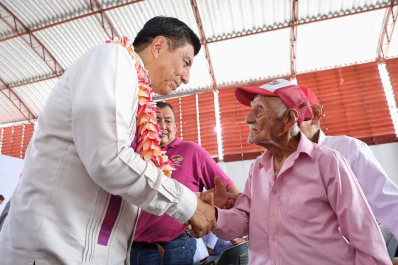 Invierte Primavera Oaxaqueña en educación de niñez y juventudes de Chahuites