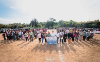 Ayuntamiento de San Jacinto Amilpas entrega 300 tinacos a familias.