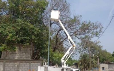 Cada noche iluminada es resultado del trabajo diario de la brigada de eléctricos del gobierno Juchiteco