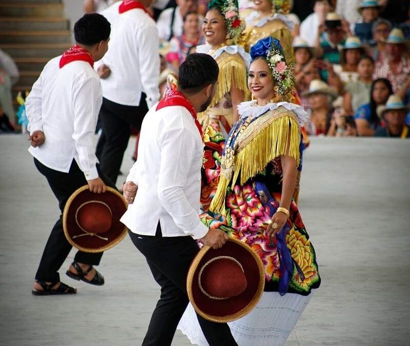 Deslumbra la majestuosidad de las culturas y tradiciones de los pueblos de Oaxaca en el Primer Lunes del Cerro.