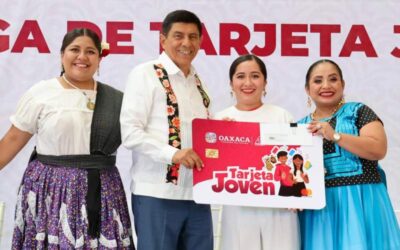 Entrega Salomón Jara más de mil tarjetas Joven que dan acceso a desarrollo integral a personas de 18 a 20 años