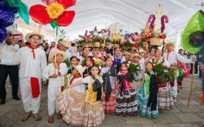 Oaxaca de Juárez celebra el Primer Encuentro de Chinas Oaxaqueñas, Marmoteros y Faroleros