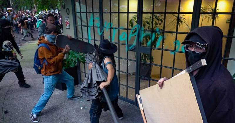 Policías acompañarán segunda marcha contra gentrificación en CDMX, sin armas