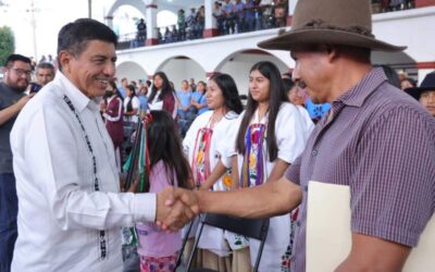Refrenda Salomón Jara compromiso con el desarrollo de Villa Hidalgo Yalalag