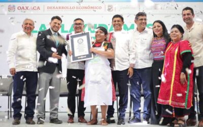 *Rompe Oaxaca Récord Guinness con la línea de tlayuda más grande del mundo*