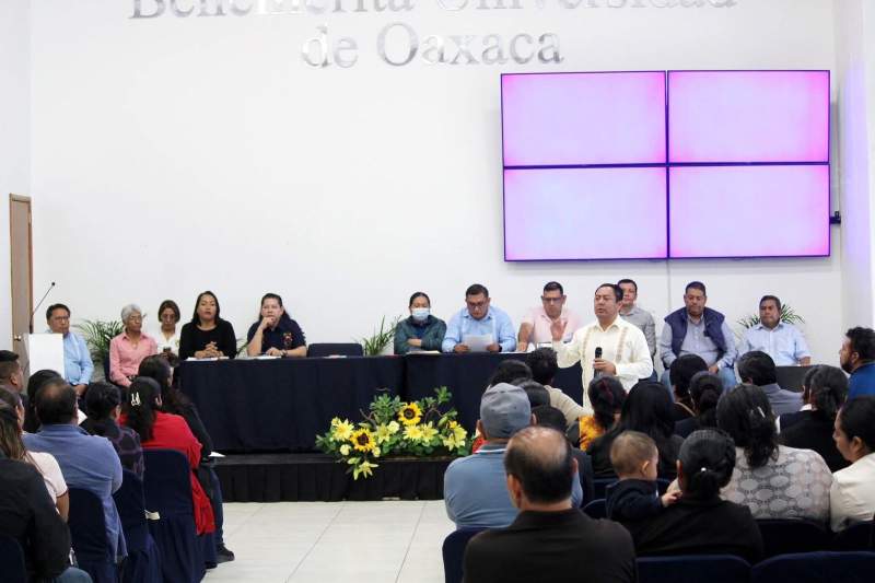 Sección 35 del SNTSA refrenda compromiso con trabajadores del Hospital Comunitario de Tamazulápam Mixes