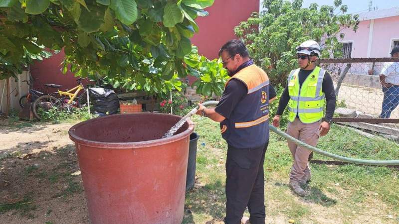 Con pipas, instruye Miguel Quetu el suministro de agua de la ventosa ante desabasto