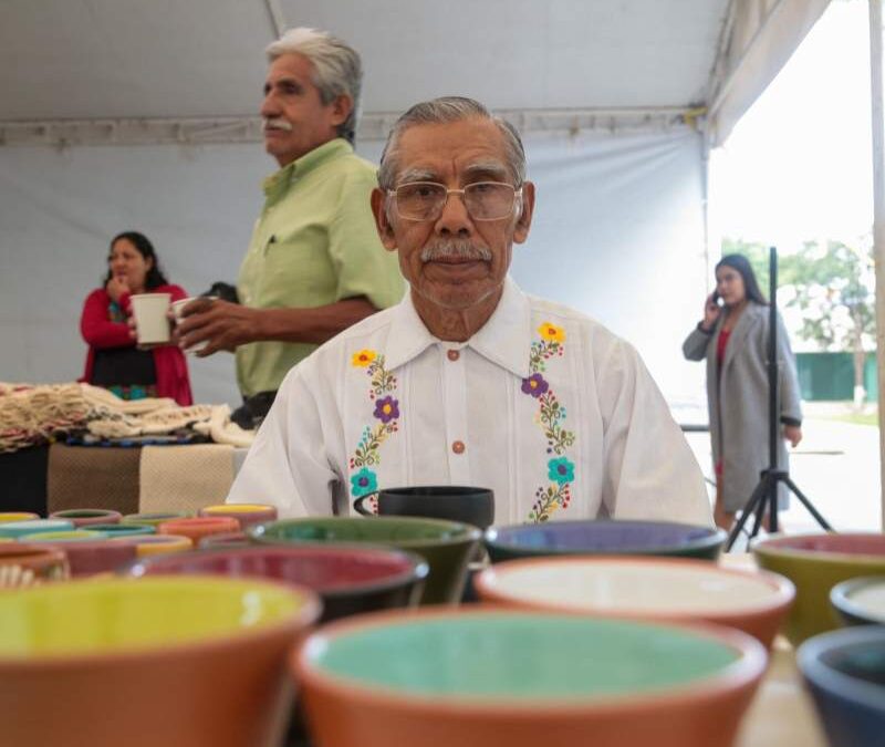 Congreso de Oaxaca inaugura el Mercado Gastronómico y Artesanal del Adulto Mayor
