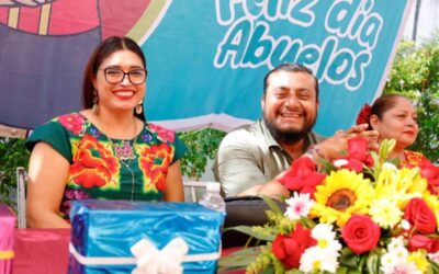 DIF Juchitan honra a las y los abuelos en su día con emotiva festividad.
