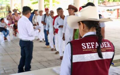 Entrega Gobierno de Oaxaca insumos agrícolas a damnificados de la Costa por huracán Erick