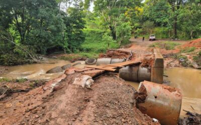 Lluvias afectan caminos a las comunidades de Guevea de Humboldt y San Juan Guichicovi en Oaxaca