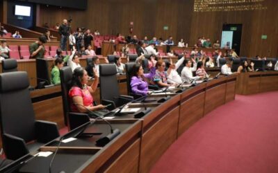 Congreso del Estado aprueba reforma que establece el uso obligatorio de cascos certificados para motociclistas y prohíbe viajar con menores de 12 años como acompañantes