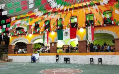 Disfrutaron familias oaxaqueñas la ceremonia del Grito de Independencia en un clima de paz