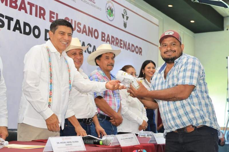 Lidera Gobernador de Oaxaca esfuerzos para proteger la ganadería y economía por gusano barrenador