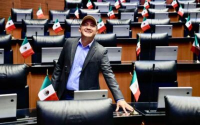 Pide  Nino Morales gritar Viva México exaltando raíces indígenas