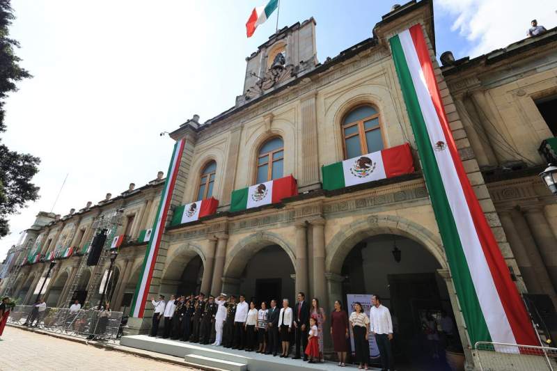 Preside Salomón Jara Desfile Cívico – Militar conmemorativo al 215 Aniversario de la Independencia de México