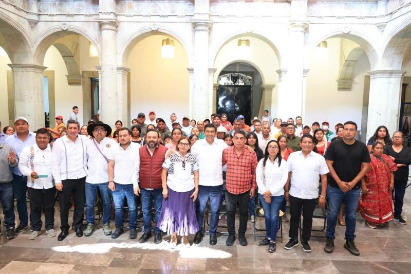 Atiende Salomón Jara demanda de justicia social de la organización “23 de Octubre”