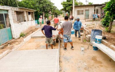 Avanza la pavimentación hacia las escuelas de la colonia 5 de Abril: un camino más firme para la niñez juchiteca