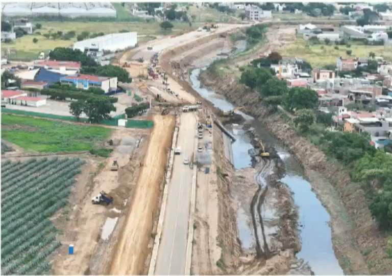 Avanza transformación vial en Xoxocotlán con la ampliación de los márgenes del Río Atoyac