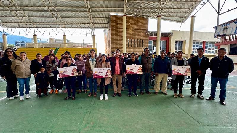 Entrega Sebienti 60 tarjetas Margarita Maza para fortalecer la economía de mujeres en Santa María Tlahuitoltepec