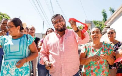Miguel Sánchez inaugura la pavimentación del Callejón Miércoles Santo, en la Sexta Sección