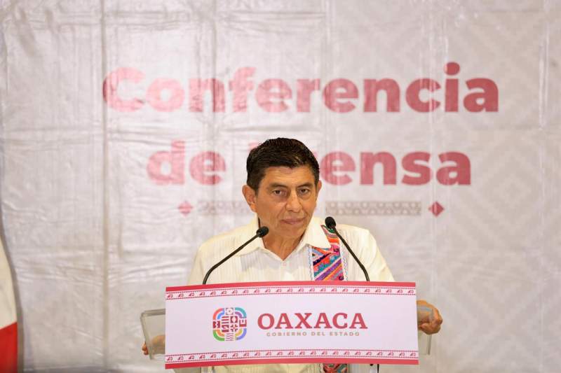Niega Salomón Jara pretensión de afectar a trabajadores del Gobierno del Estado con carga tributaria