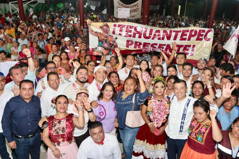 Nino Morales, es arropado con cariño por sus paisanos istmeños