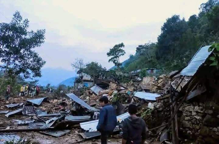 Reporta Protección Civil fallecimiento de una menor por desgajamiento de cerro en Huautla de Jiménez