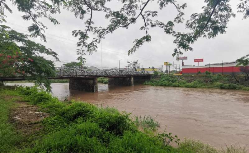 Suspenden clases para este jueves y viernes en la Costa, Istmo y Cuenca del Papaloapan por intensas lluvias