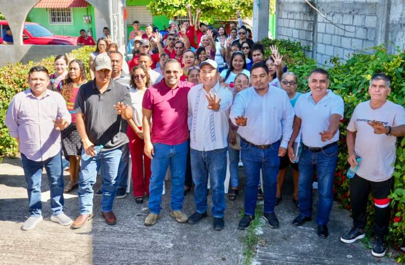 Visita Nino Morales colonias de Salina Cruz