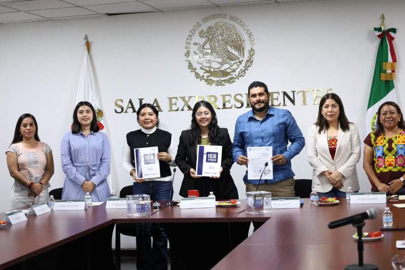 congreso-de-oaxaca-recibe-el-primer-informe-de-actividades-de-la-fiscalia-especializada-en-delitos-electorales