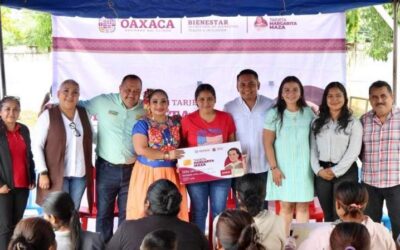 Entrega Sebienti 186 tarjetas Margarita Maza en Matías Romero que fortalece a mujeres que sostienen a sus familias