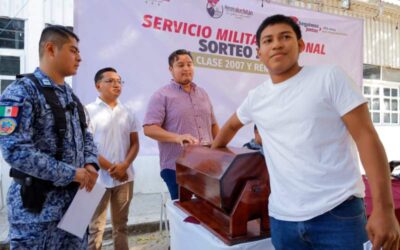 Jóvenes juchitecos listos para cumplir su Servicio Militar; Ayuntamiento y Sedena realizan sorteo de la Clase 2007 y Remisos