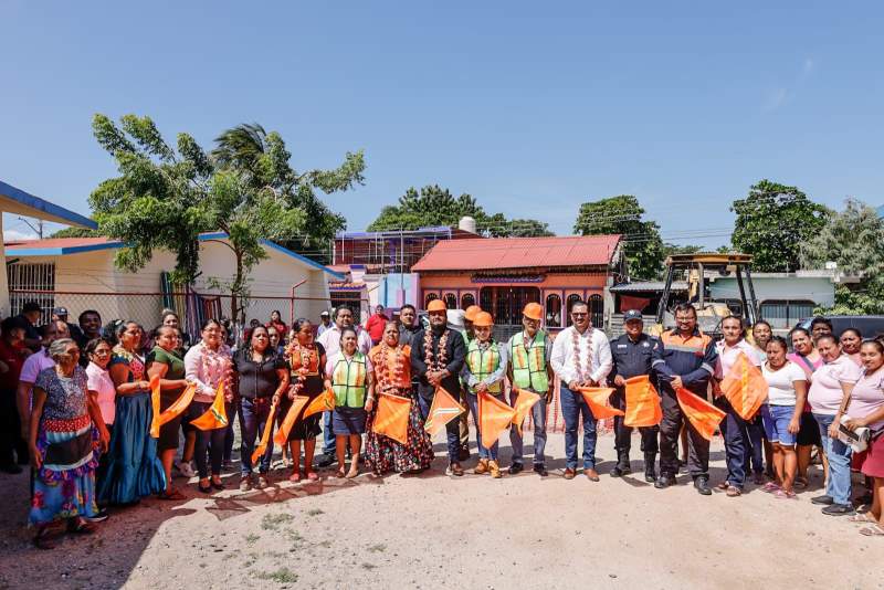 Miguel Quetu arranca la construcción de la barda perimetral en el Jardín de Niños 10 de Mayo, al sur de la ciudad