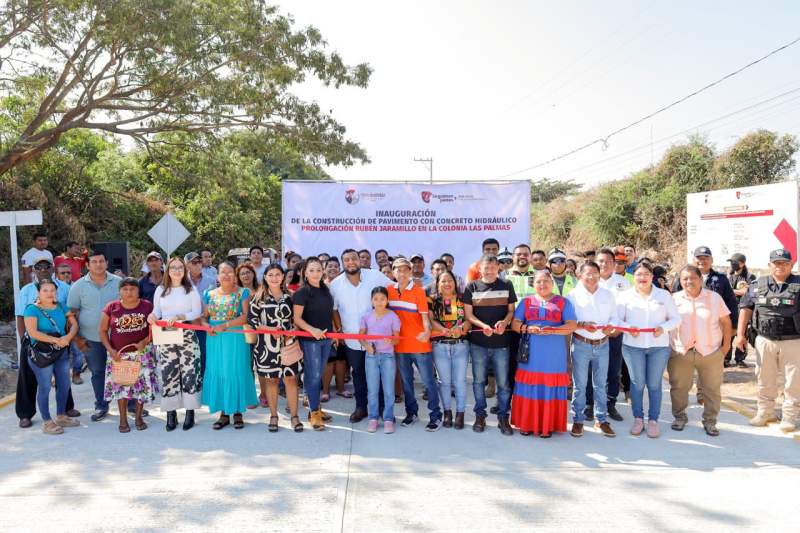 Miguel Quetu entrega pavimentación que mejora el paso de campesinos, vecinos y estudiantes en la Novena