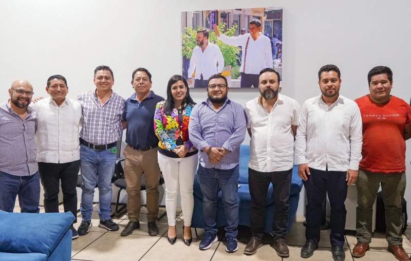 Para garantizar elecciones en paz, autoridades municipales y aspirantes a candidatos de San Pablo Coatlán participan en mesa de diálogo con la Sego