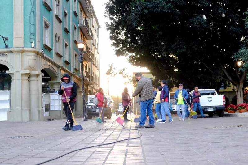 Con Tequio Vecinal refuerzan acciones para mantener limpia la capital durante la temporada decembrina