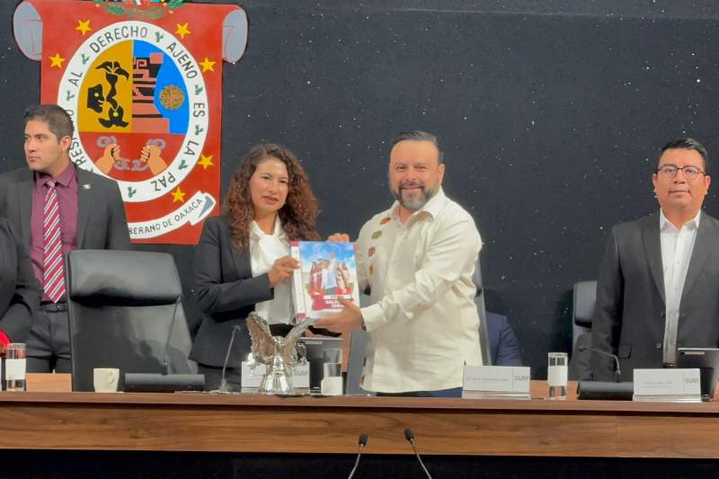 Gobierno de Salomón Jara registra avances: Jesús Romero entrega el Tercer Informe