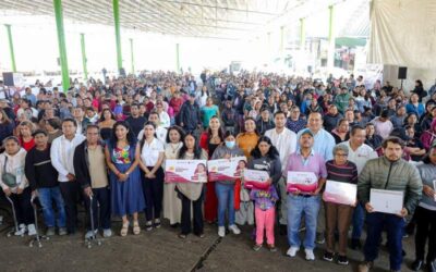 Con entrega de apoyos, fortalece Cayapadu Lii bienestar de comerciantes de la Central de Abasto