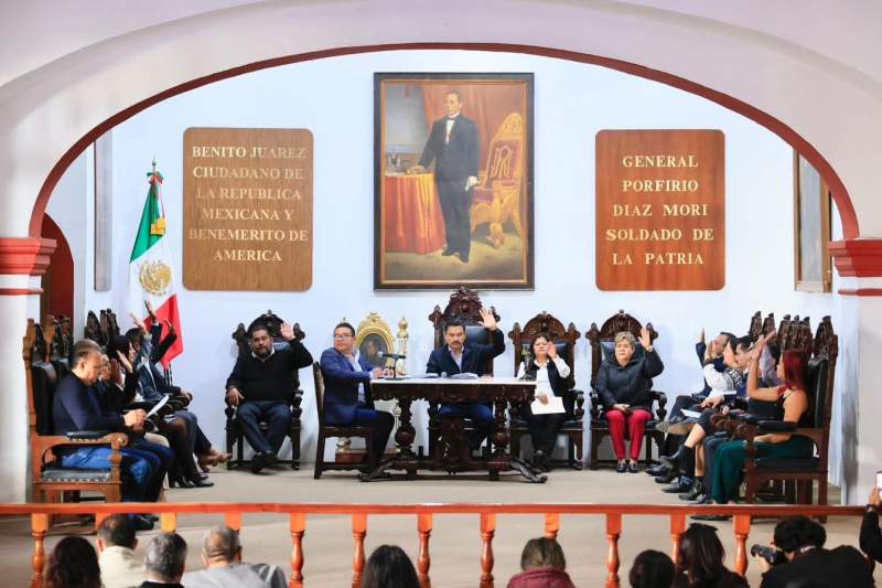 Cabildo de Oaxaca de Juárez analiza ordenamiento de comercios en zonas limítrofes