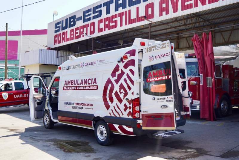 Amplía Gobierno de Salomón Jara atención de emergencias médicas con entrega de ambulancias