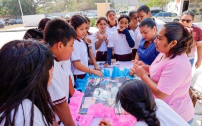 Ante los riesgos que hoy rodean ala juventud, “No manches tu vida” continúa visitando escuelas para orientar y prevenir.