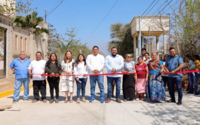 Entrega Miguel Quétu dos obras de pavimentación y drenaje, que responden a las necesidades de vecinos de la ventosa