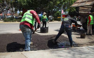 Refuerza Gobierno Municipal de Oaxaca de Juárez acciones de bacheo en vialidades estratégicas