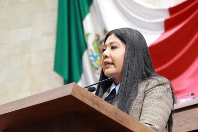 Tania Caballero Navarro, Presidenta de la Jucopo, presenta reforma para prohibir el uso de vapeadores y el consumo de sustancias prohibidas en el transporte público de Oaxaca