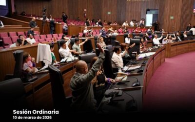 Exhortan al municipio capitalino a revisar permisos para el uso de cajones de estacionamiento en la vía pública