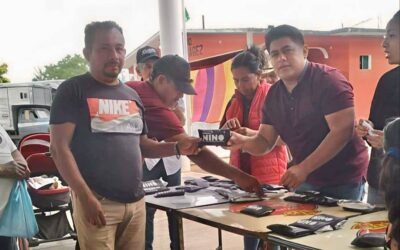 Fundación Nino entrega lentes en comunidades de Tuxtepec