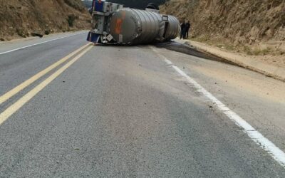 Informa Protección Civil cierre total por accidente en la carretera 135-D Cuacnopalan – Oaxaca