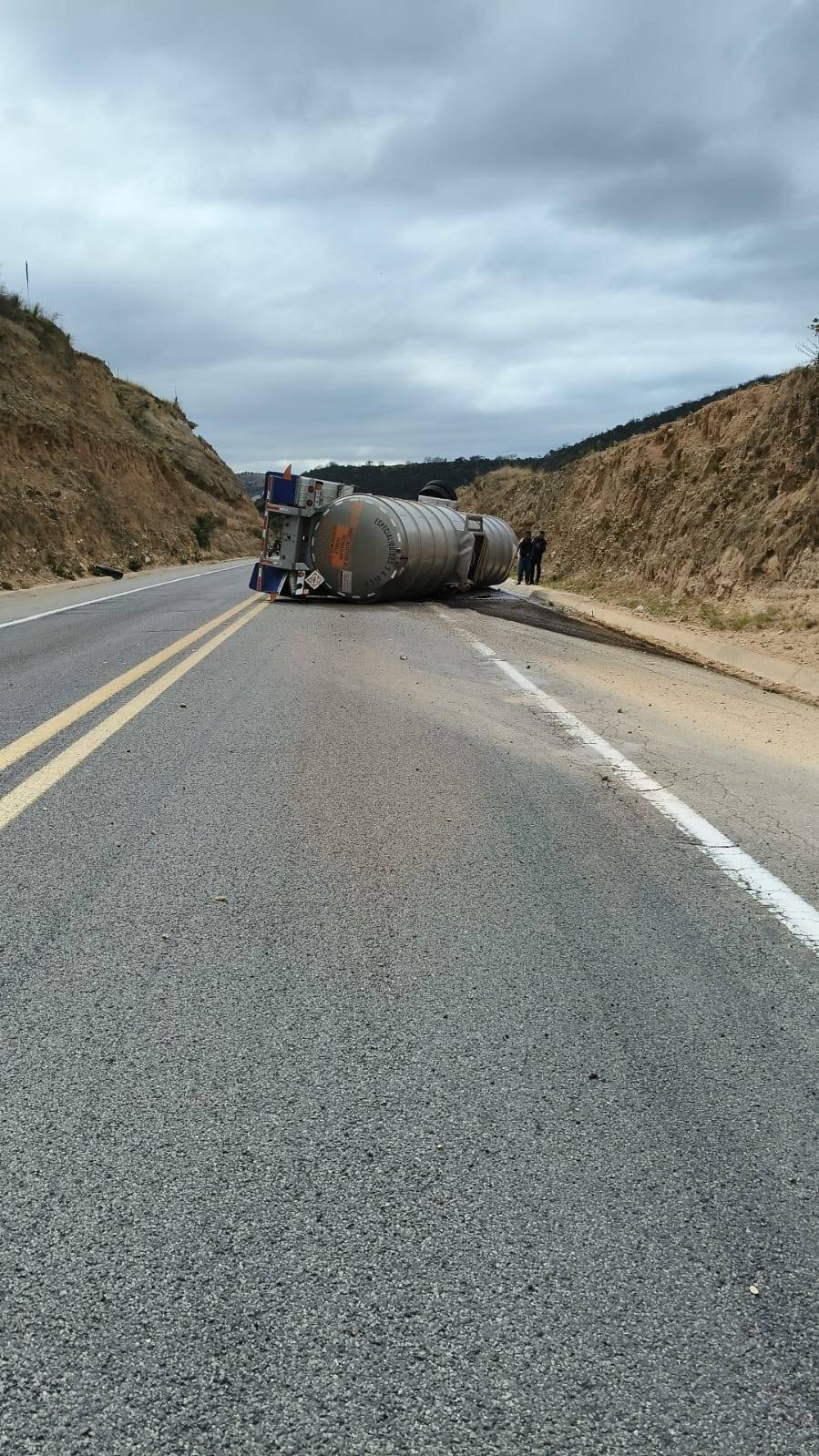 informa-proteccion-civil-cierre-total-por-accidente-en-la-carretera-135-d-cuacnopalan-oaxaca-69ca0189e93db