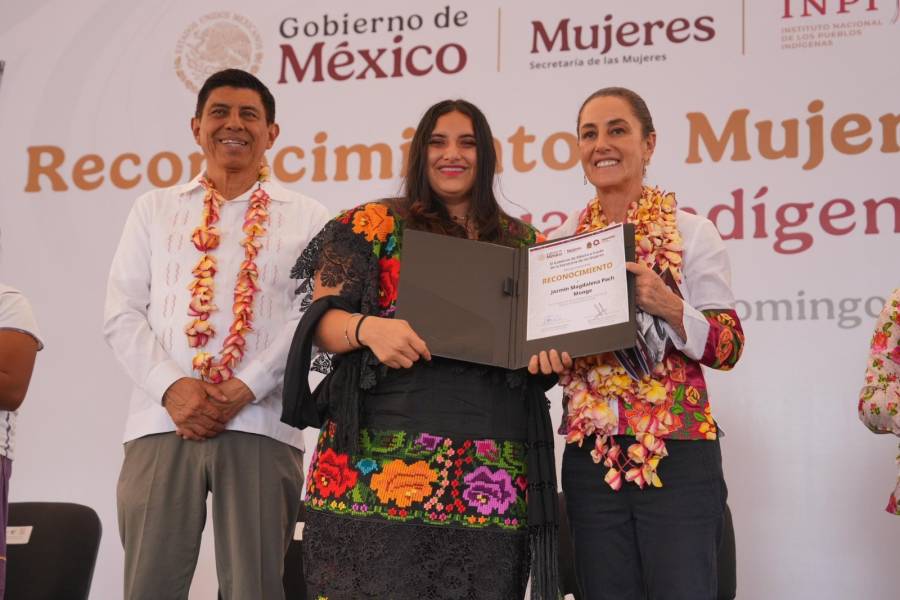 Reconocen Claudia Sheinbaum y Salomón Jara a mujeres traductoras de lenguas indígenas nacionales